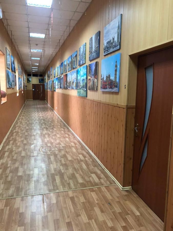 Арт-Вокзал Hotel Kryvy Rih Buitenkant foto