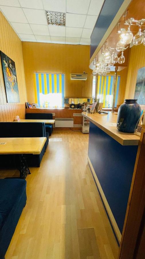 Арт-Вокзал Hotel Kryvy Rih Buitenkant foto